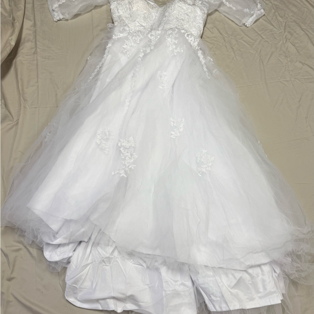 BIRENROSE A Line Long Sleeve Lace Appliqué Tull Bridal Wedding Dress *NEW*